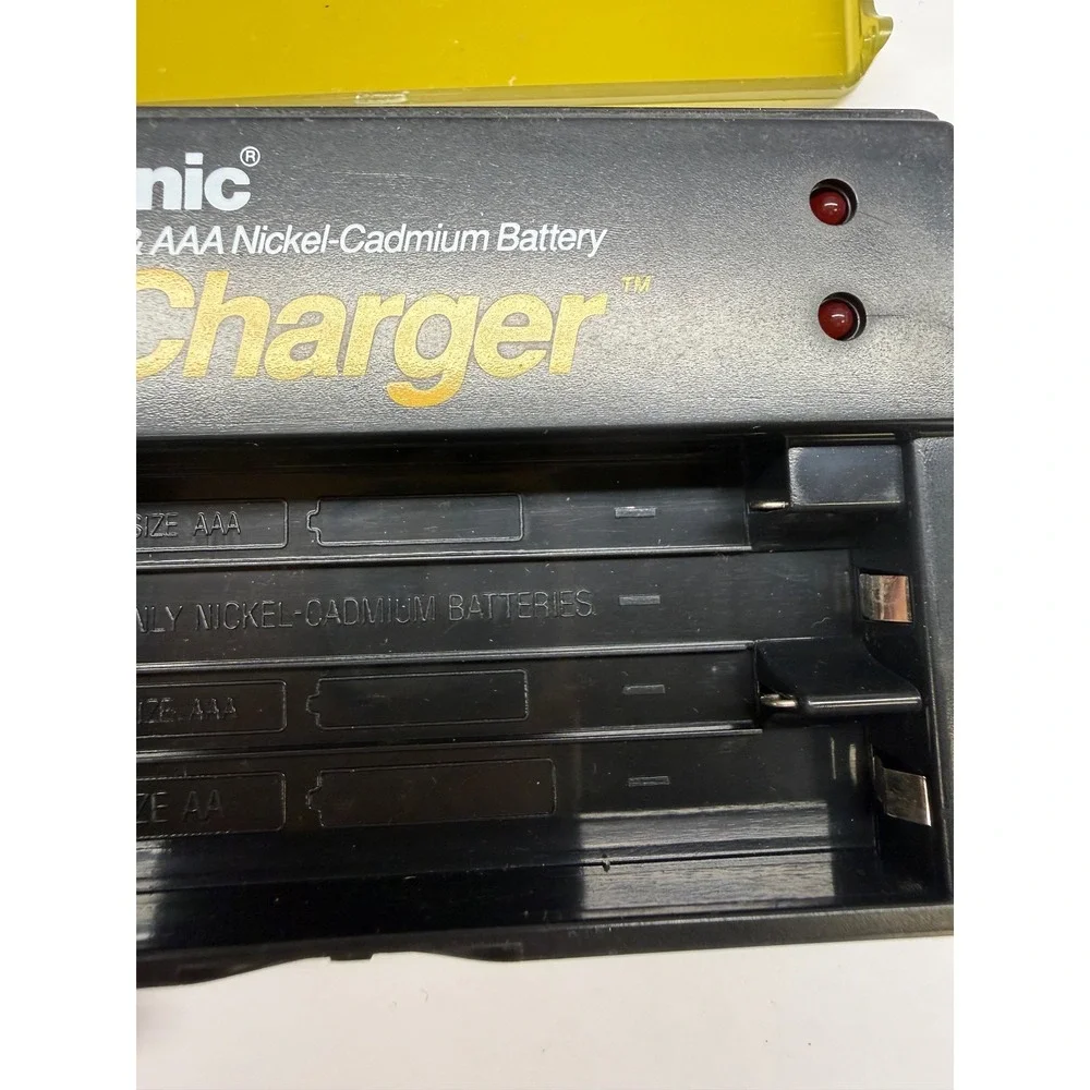 Panasonic Slim Charger BQ-34C Vintage Ni-Cd Battery Charger AA AAA Green Cover